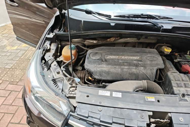 Used GAC Trumpchi GS4 2015 200T Manual Elite Edition Engine Bay Right