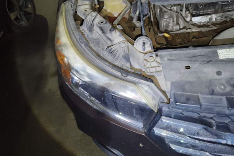 Used GAC Trumpchi GS4 2015 200T Manual Elite Edition Engine Bay Right