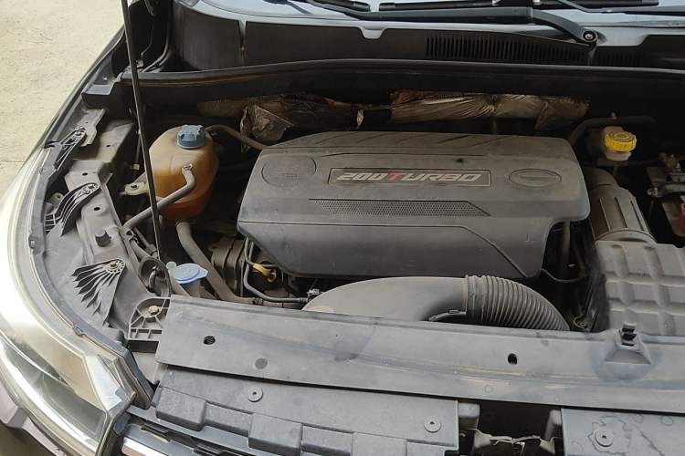 Used GAC Trumpchi GS4 2015 200T Manual Luxury Edition Engine Bay Right