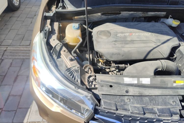 Used GAC Trumpchi GS4 2015 200T G-DCT Elite Edition Engine Bay Right