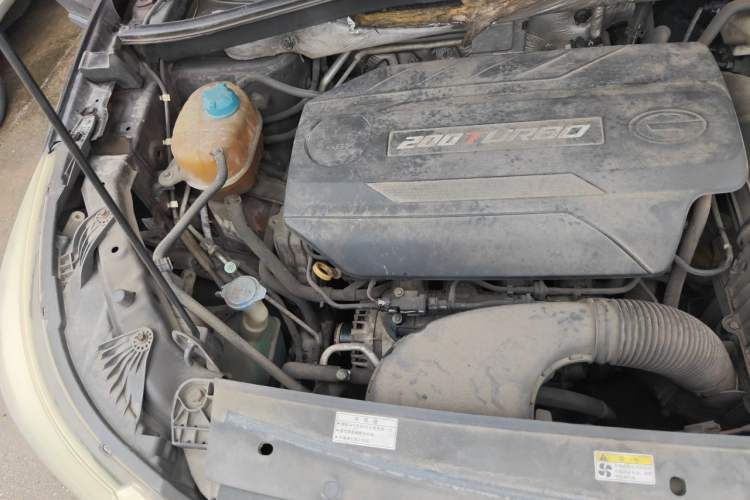Used GAC Trumpchi GS4 2015 200T G-DCT Luxury Edition Engine Bay Right