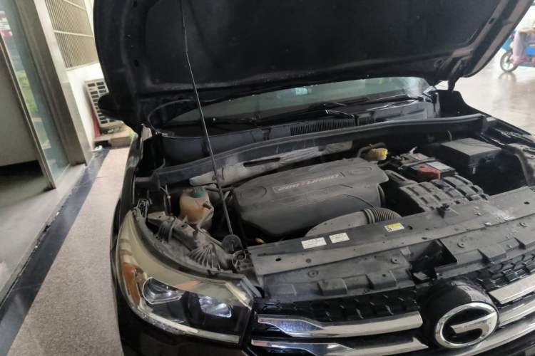 Used GAC Trumpchi GS4 2015 200T Manual Luxury Edition Engine Bay Right