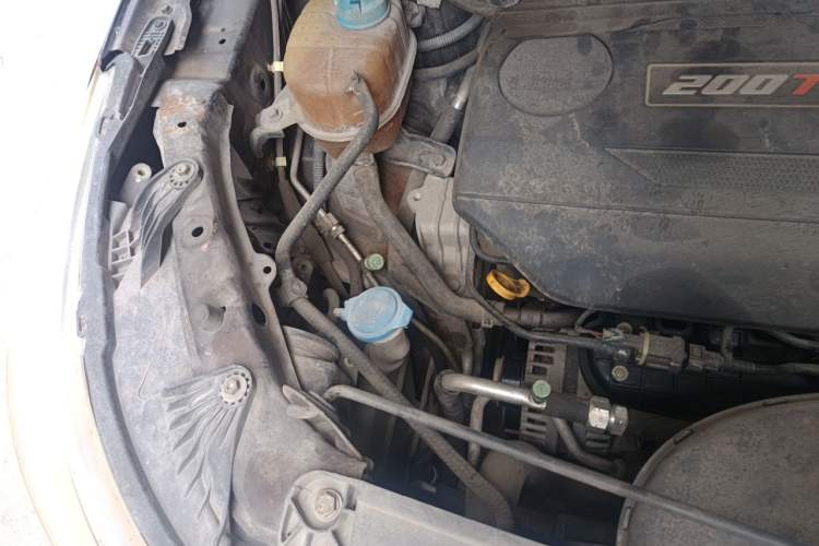 Used GAC Trumpchi GS4 2015 200T G-DCT Elite Edition Engine Bay Right