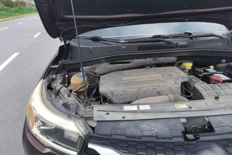 Used GAC Trumpchi GS4 2015 200T Manual Elite Edition Engine Bay Right
