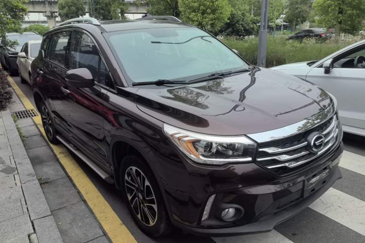 Used GAC Trumpchi GS4 2015 200T G-DCT Elite Edition Front Right 45 Deg