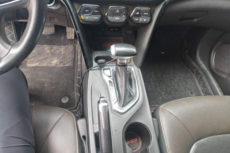 Used GAC Trumpchi GS4 2015 200T G-DCT Luxury Edition Gear Lever