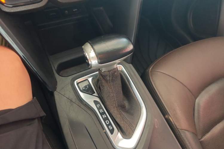 Used GAC Trumpchi GS4 2015 200T G-DCT Luxury Edition Gear Lever