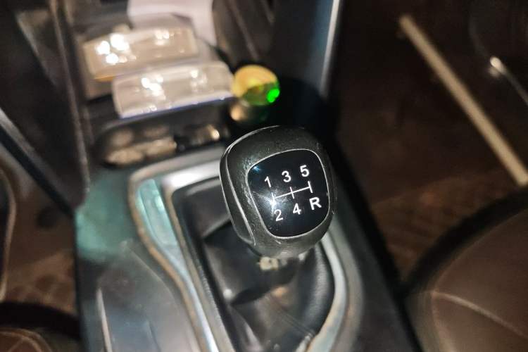 Used GAC Trumpchi GS4 2015 200T Manual Elite Edition Gear Lever