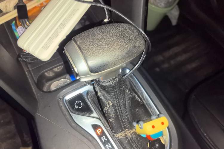 Used GAC Trumpchi GS4 2015 200T G-DCT Elite Edition Gear Lever