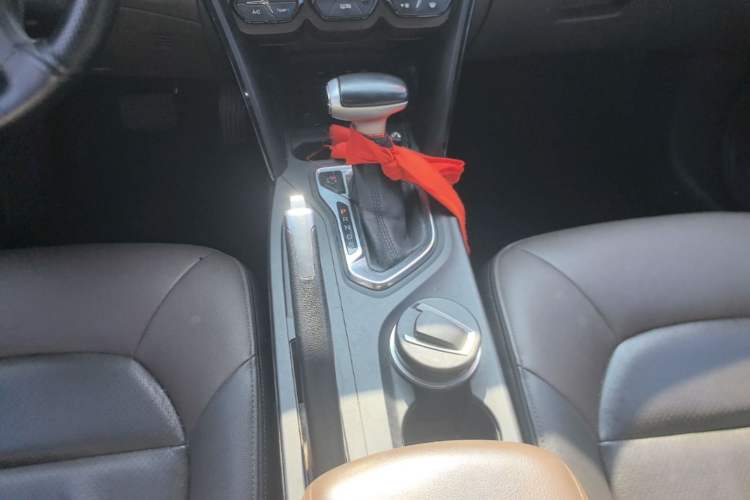 Used GAC Trumpchi GS4 2015 200T G-DCT Luxury Edition Gear Lever