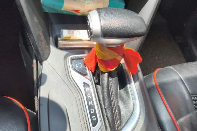 Used GAC Trumpchi GS4 2015 200T G-DCT Luxury Edition Gear Lever