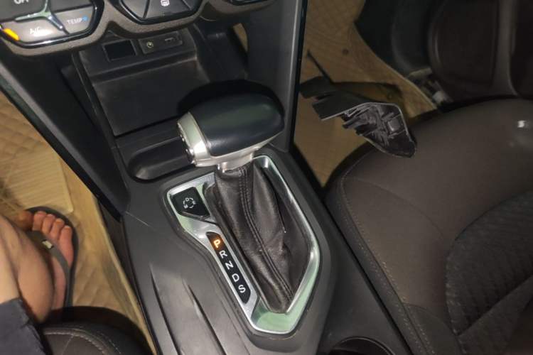 Used GAC Trumpchi GS4 2015 200T G-DCT Elite Edition Gear Lever