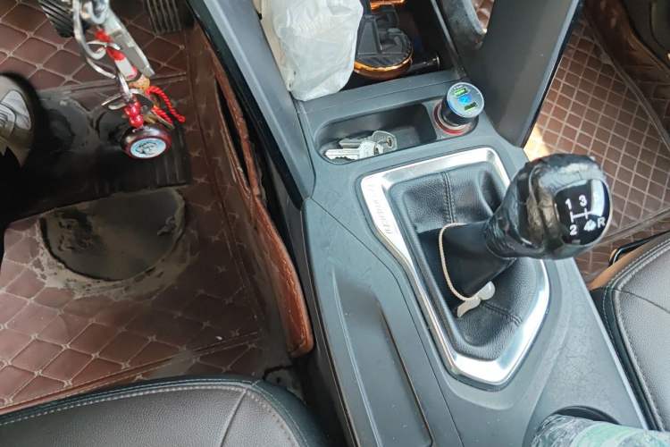 Used GAC Trumpchi GS4 2015 200T Manual Elite Edition Gear Lever