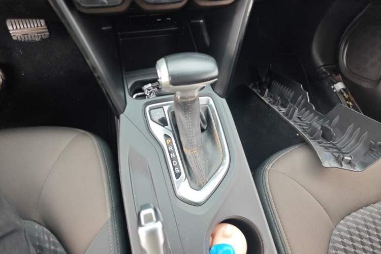 Used GAC Trumpchi GS4 2015 200T G-DCT Elite Edition Gear Lever