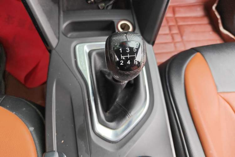 Used GAC Trumpchi GS4 2015 200T Manual Elite Edition Gear Lever