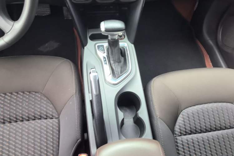 Used GAC Trumpchi GS4 2015 200T G-DCT Elite Edition Gear Lever