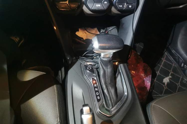Used GAC Trumpchi GS4 2015 200T G-DCT Luxury Edition Gear Lever