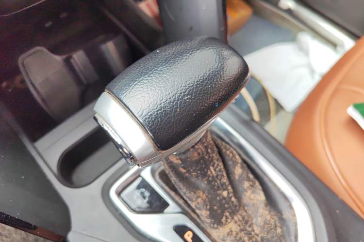 Used GAC Trumpchi GS4 2015 200T G-DCT Comfort Edition Gear Lever
