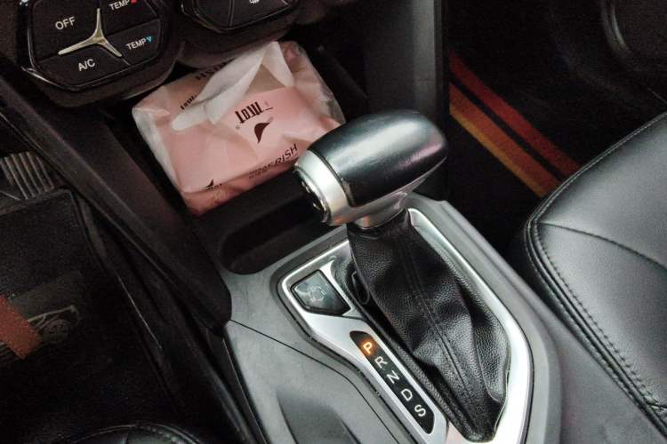 Used GAC Trumpchi GS4 2015 200T G-DCT Comfort Edition Gear Lever