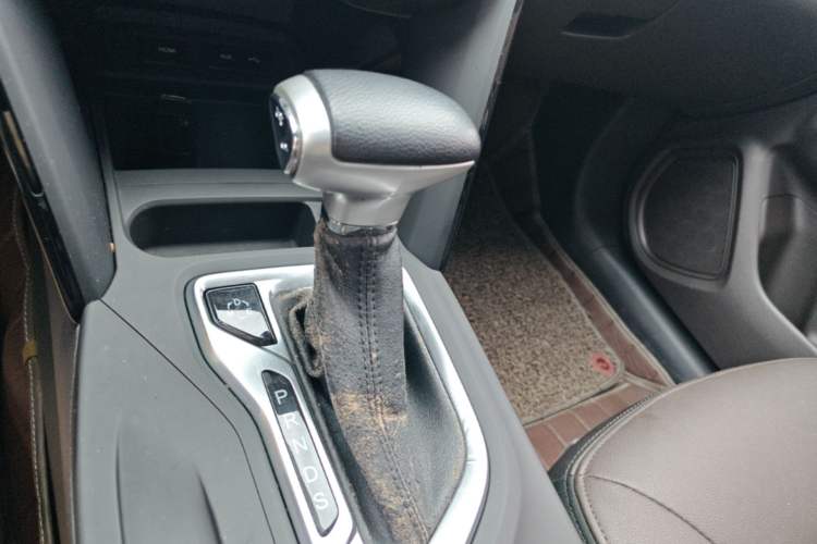 Used GAC Trumpchi GS4 2015 200T G-DCT Luxury Edition Gear Lever