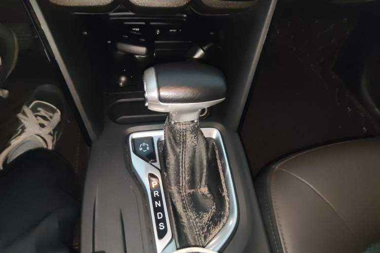 Used GAC Trumpchi GS4 2015 200T G-DCT Luxury Edition Gear Lever