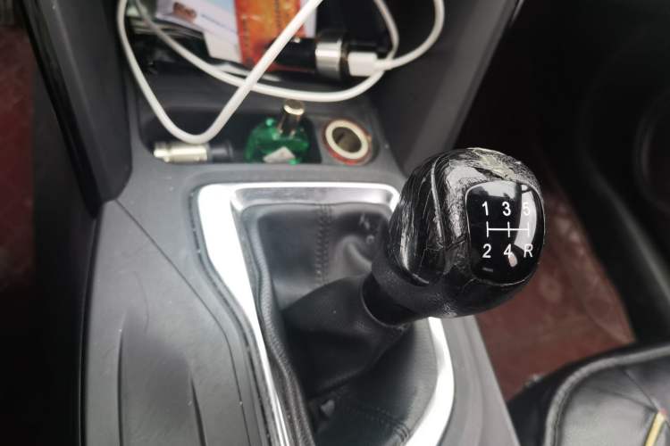 Used GAC Trumpchi GS4 2015 200T Manual Elite Edition Gear Lever