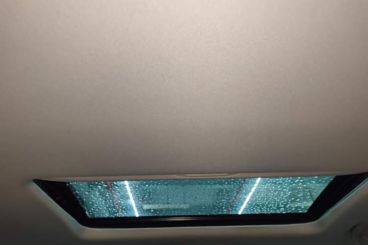 Used GAC Trumpchi GS4 2015 200T G-DCT Luxury Edition Headliner