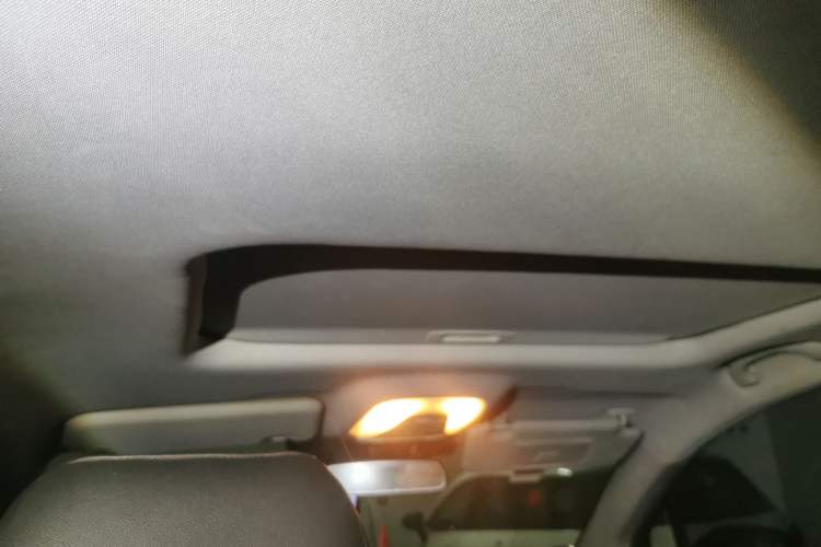 Used GAC Trumpchi GS4 2015 200T G-DCT Luxury Edition Headliner