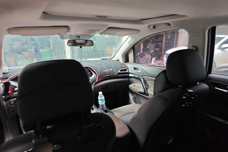 Used GAC Trumpchi GS4 2015 200T G-DCT Elite Edition Headliner