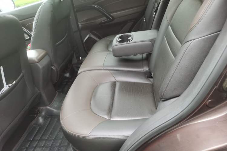 Used GAC Trumpchi GS4 2015 200T G-DCT Luxury Edition Interior 4