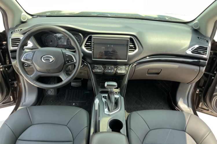 Used GAC Trumpchi GS4 2015 200T G-DCT Elite Edition Interior 6