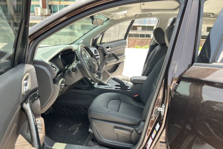 Used GAC Trumpchi GS4 2015 200T G-DCT Elite Edition Interior 7