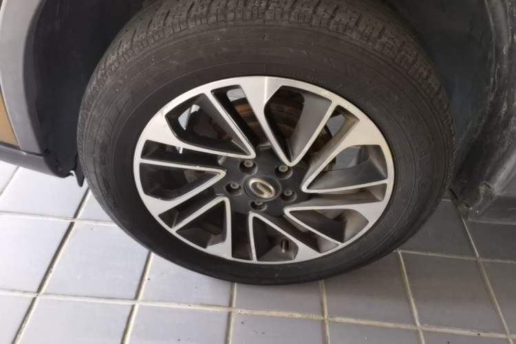 Used GAC Trumpchi GS4 2015 200T Manual Elite Edition Left Front Wheel Hub