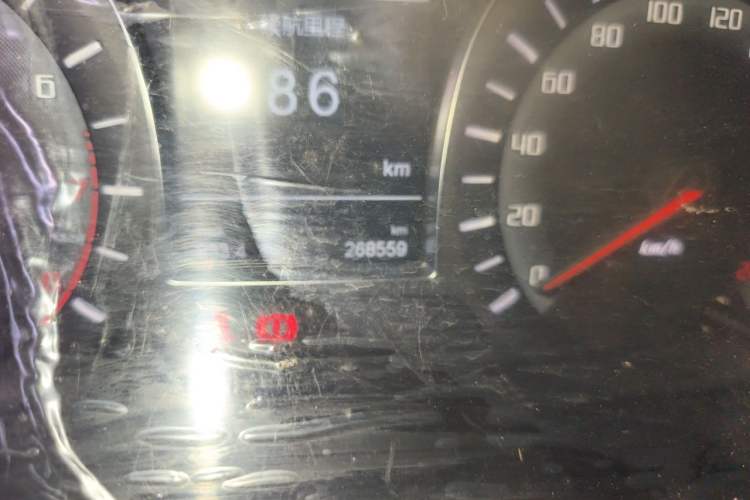 Used GAC Trumpchi GS4 2015 200T Manual Elite Edition Odometer Close Up