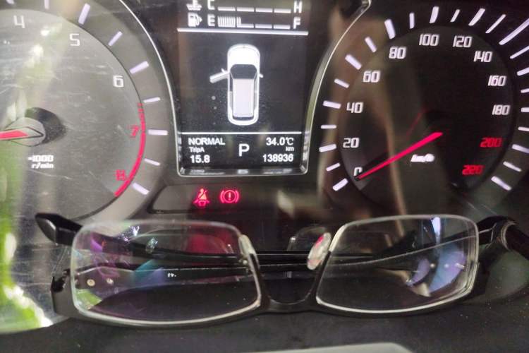 Used GAC Trumpchi GS4 2015 200T G-DCT Luxury Edition Odometer Close Up