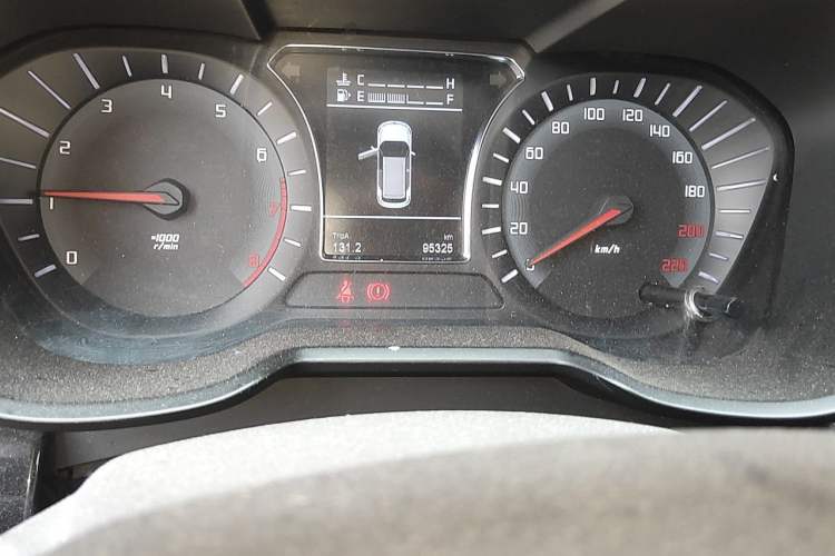 Used GAC Trumpchi GS4 2015 200T Manual Luxury Edition Odometer Close Up