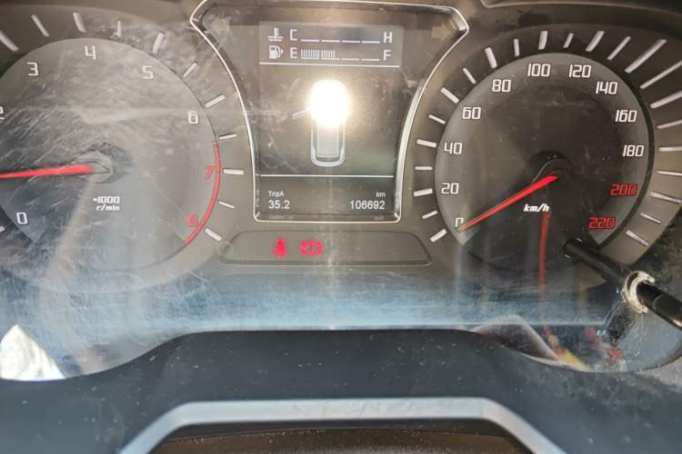 Used GAC Trumpchi GS4 2015 200T Manual Elite Edition Odometer Close Up