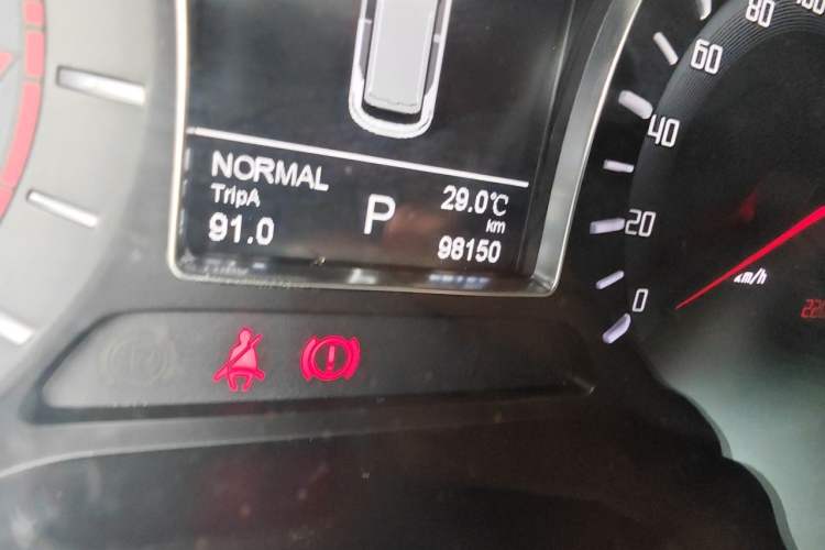 Used GAC Trumpchi GS4 2015 200T G-DCT Elite Edition Odometer Close Up