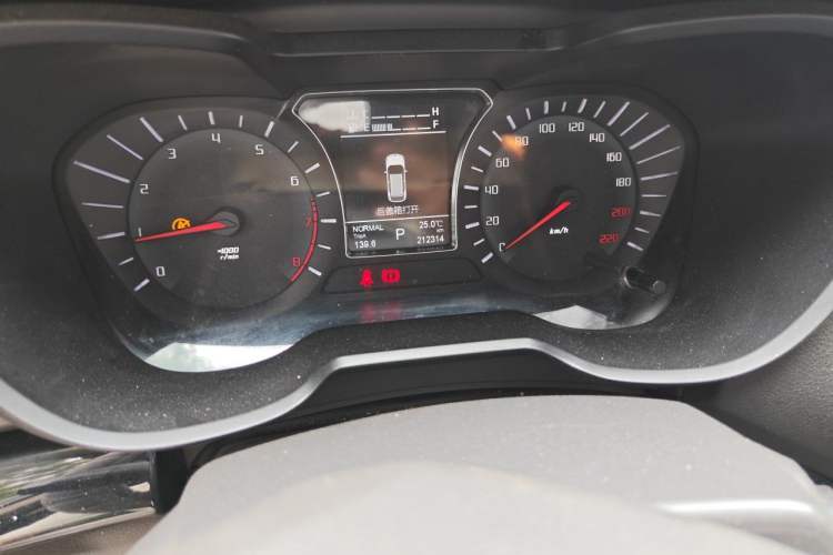Used GAC Trumpchi GS4 2015 200T G-DCT Luxury Edition Odometer Close Up