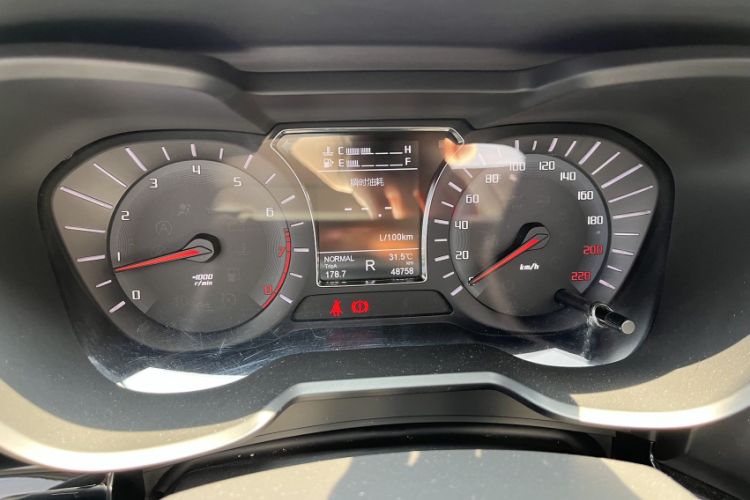 Used GAC Trumpchi GS4 2015 200T G-DCT Elite Edition Odometer Close Up