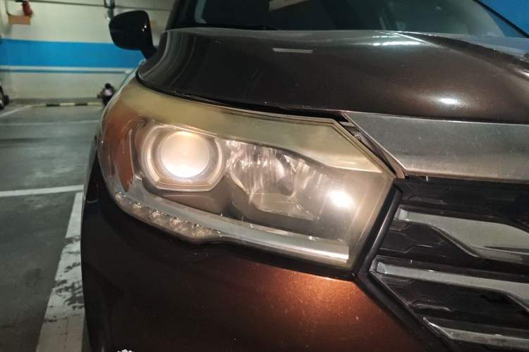 Used GAC Trumpchi GS4 2015 200T Manual Elite Edition Right Front Headlight