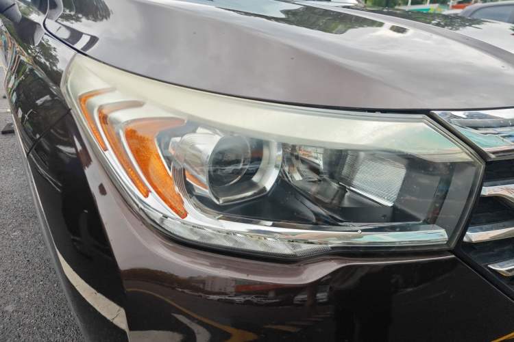 Used GAC Trumpchi GS4 2015 200T G-DCT Elite Edition Right Front Headlight