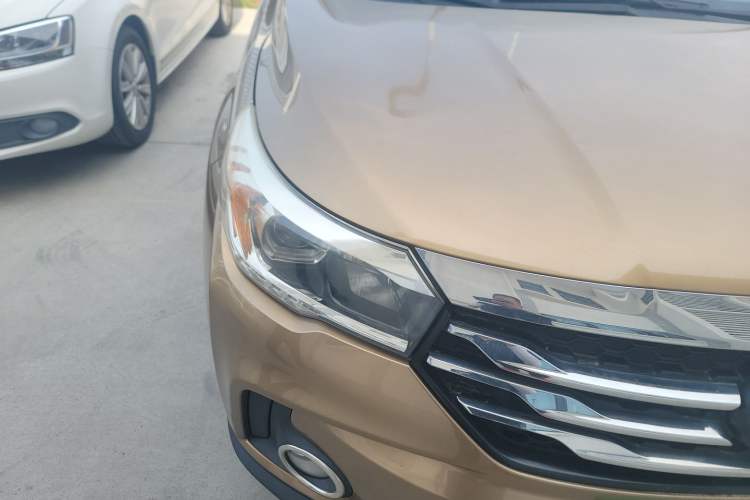 Used GAC Trumpchi GS4 2015 200T Manual Elite Edition Right Front Headlight