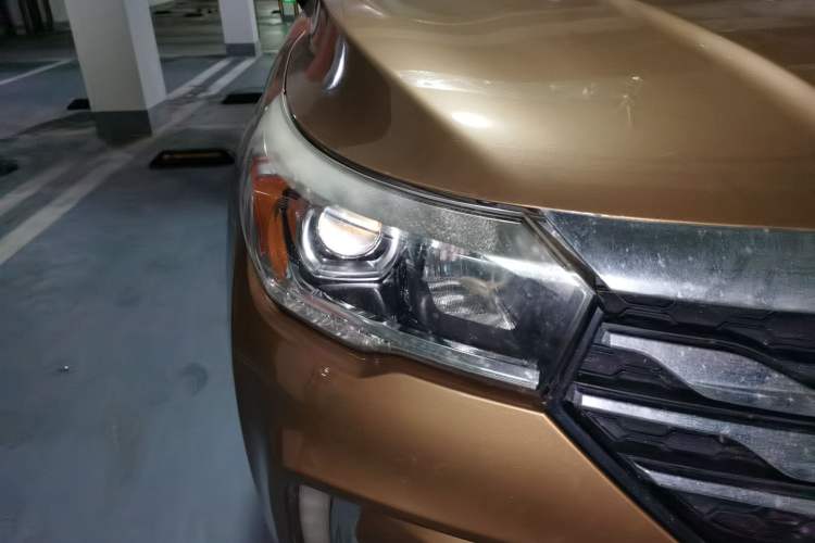 Used GAC Trumpchi GS4 2015 200T Manual Luxury Edition Right Front Headlight