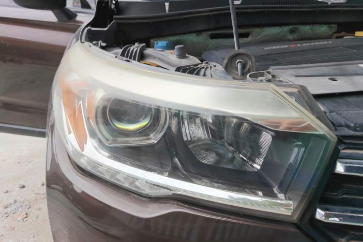 Used GAC Trumpchi GS4 2015 200T Manual Elite Edition Right Front Headlight