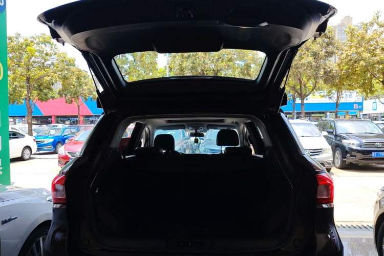 Used GAC Trumpchi GS4 2015 200T Manual Elite Edition Trunk