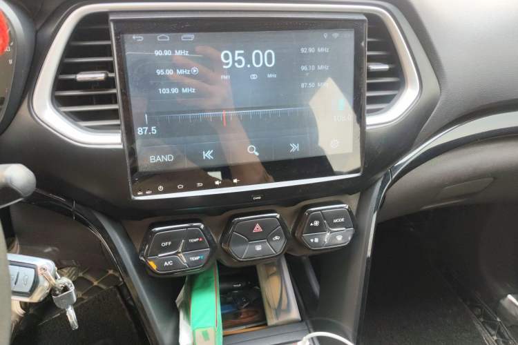 Used GAC Trumpchi GS4 2015 200T Manual Comfort Edition Audio And AC Panel