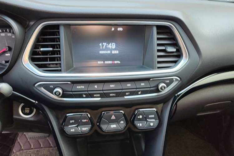 Used GAC Trumpchi GS4 2015 200T G-DCT Luxury Edition Audio And AC Panel