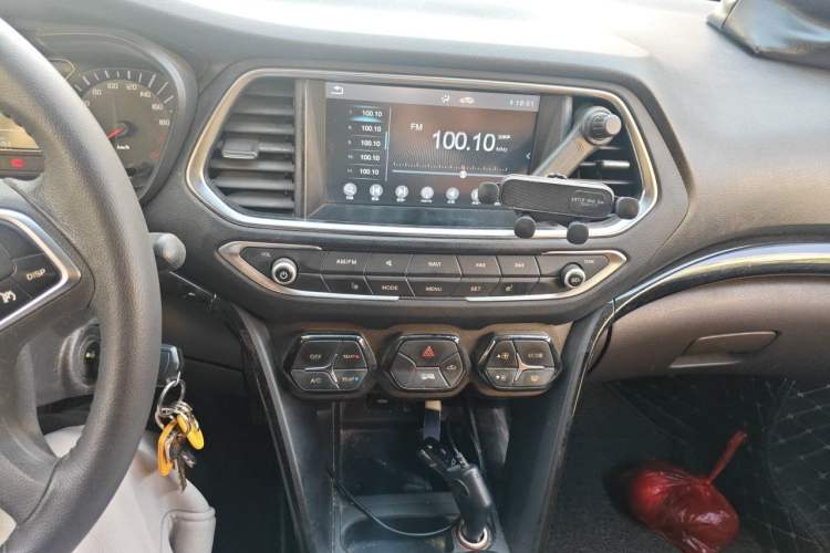 Used GAC Trumpchi GS4 2015 200T Manual Luxury Edition Audio And AC Panel