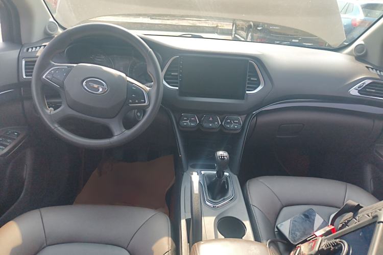 Used GAC Trumpchi GS4 2015 200T Manual Elite Edition Center Console